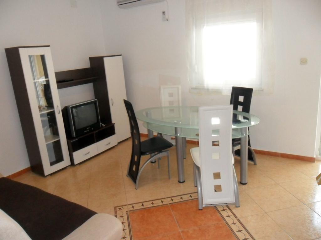 Apartments Mislav نوفاليا الغرفة الصورة